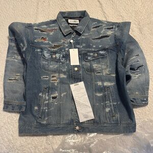 Supreme MM6 Maison Margiela
Distressed Selvedge Denim Trucker
Jacket